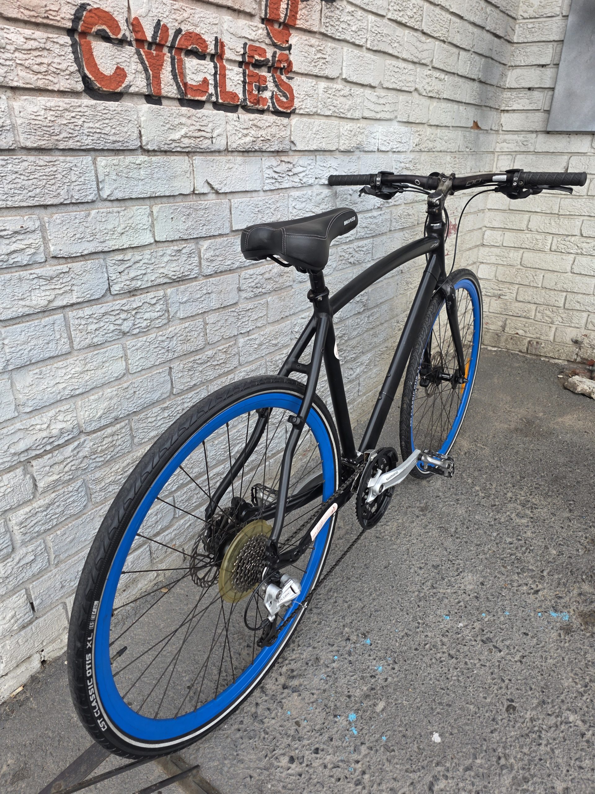 Pre-Owned Merida Hybrid/City Commuter 27 Speed - Image 13