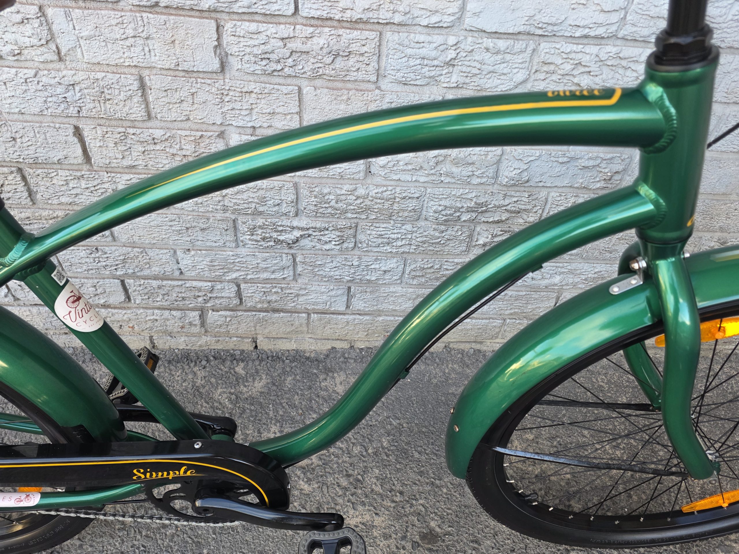 LIKE NEW!!! Pre-Owned Giant Simple Three Beach Cruiser 3 SPEED - Image 10