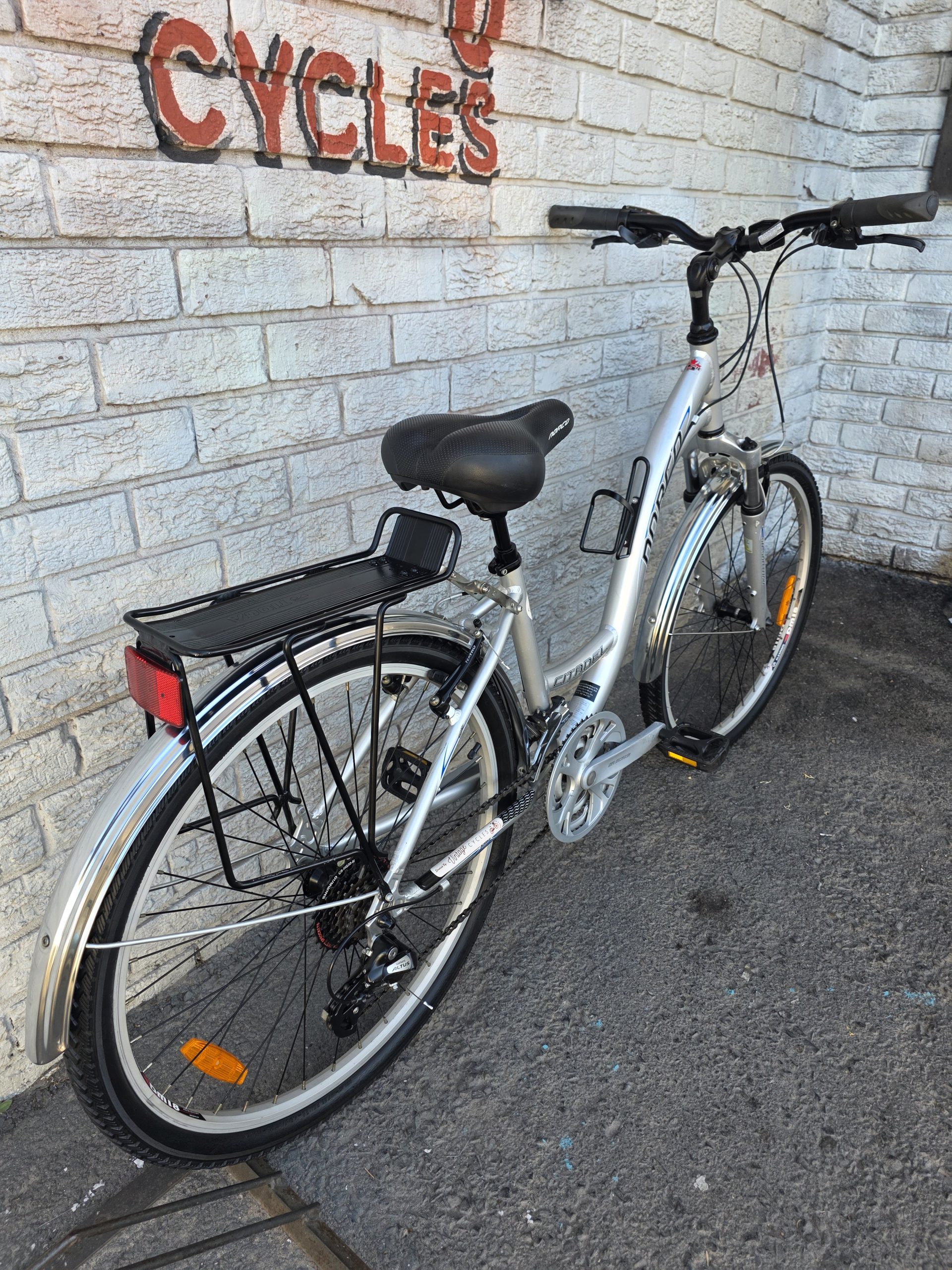 Pre-Owned Norco Citadel 24 Speed City/Beach Cruiser SMALL - Image 3